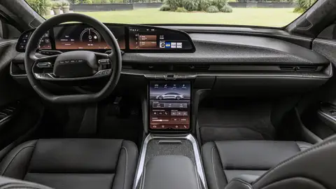 Lucid Air Pure Lucid Air Pure