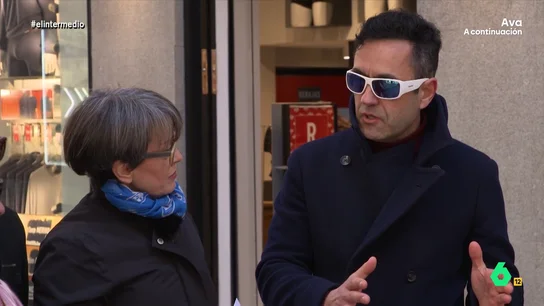 Un hombre asegura que no es "de izquierdas ni de derechas": "Franco puso orden en una situación de caos y asesinatos" Un hombre asegura que no es "de izquierdas ni de derechas": "Franco puso orden en una situación de caos y asesinatos"
