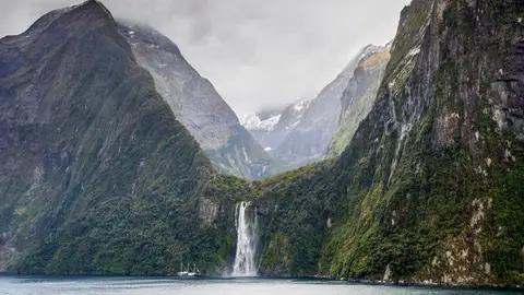 Nueva Zelanda cobrará hasta 20 euros a los turistas extranjeros por visitar los lugares más populares Nueva Zelanda cobrará hasta 20 euros a los turistas extranjeros por visitar los lugares más populares