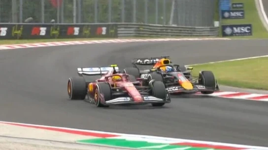 Verstappen adelanta a Hamilton Verstappen adelanta a Hamilton