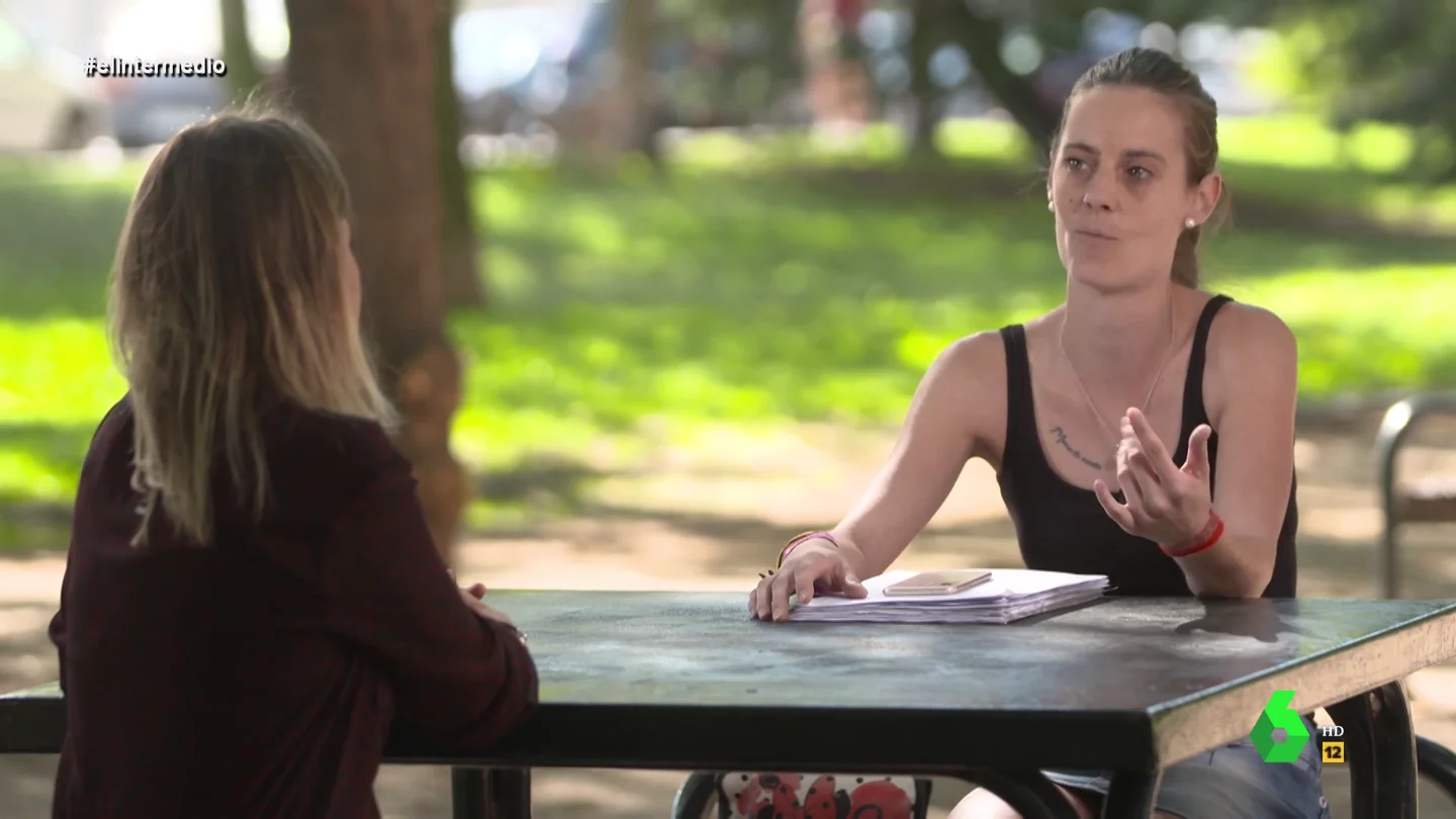 Habla Tamara, madre de tres hijos en paro: "Antes era yo la que donaba en el comedor social y ahora me ayudan a que mis hijos coman" Habla Tamara, madre de tres hijos en paro: "Antes era yo la que donaba en el comedor social y ahora me ayudan a que mis hijos coman"