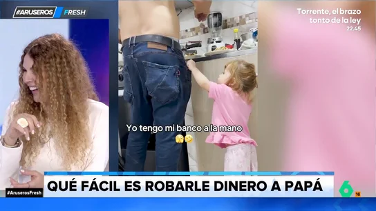Alfonso Arús comenta con ironía un viral de una niña que le roba dinero a su padre para dárselo a su madre Alfonso Arús comenta con ironía un viral de una niña que le roba dinero a su padre para dárselo a su madre