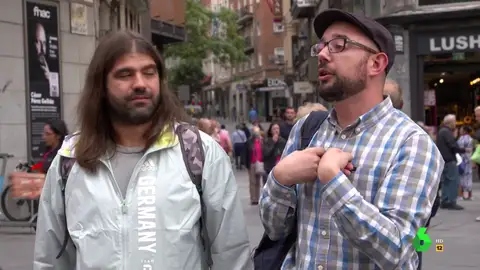 Un hombre con tres hijos, de los impuestos: "Con todas las subidas nos cuesta una barbaridad tirar hacia adelante el día a día" Un hombre con tres hijos, de los impuestos: "Con todas las subidas nos cuesta una barbaridad tirar hacia adelante el día a día"