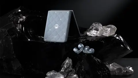 Motorola Razr 60 Crystals by Swarovski Motorola Razr 60 Crystals by Swarovski