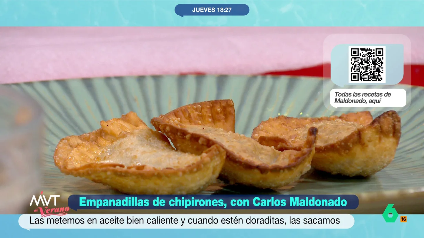 El recetón de empanadillas de chipirones de Carlos Maldonado para cenar una noche de verano Nuestro chef 'estrella' regresa al plató de Más Vale Tarde para cocinar un platazo que hará las delicias de tus noches de verano. O de tus mediodías de invierno, da igual. ¡Manos a la masa!