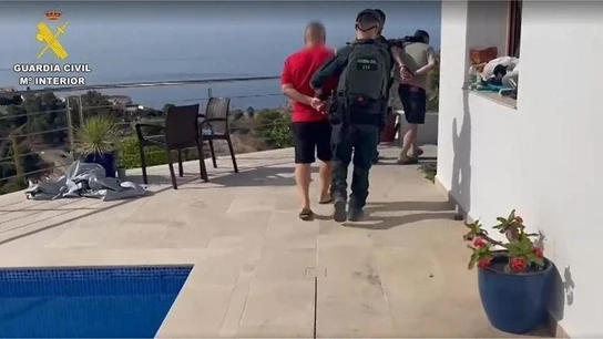 Un narco buscado por Albania, detenido en una vivienda de lujo de Almuñécar, Granada. Un narco buscado por Albania, detenido en una vivienda de lujo de Almuñécar, Granada.