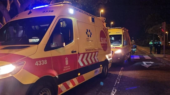 Una ambulancia en Tenerife, en una imagen de archivo. Una ambulancia en Tenerife, en una imagen de archivo.