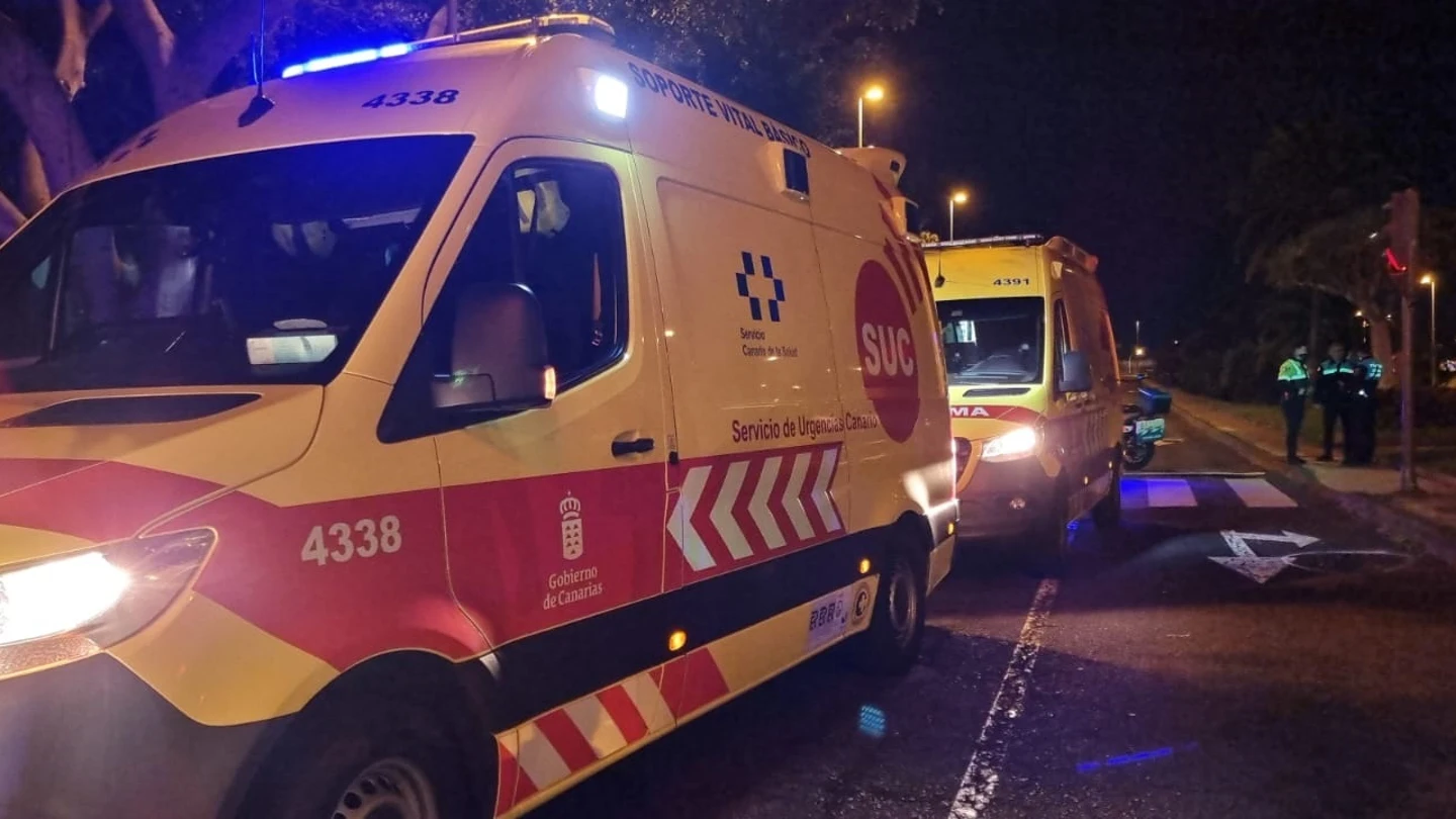 Una ambulancia en Tenerife, en una imagen de archivo. Una ambulancia en Tenerife, en una imagen de archivo.
