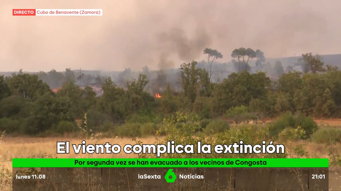 Carreteras cortadas y decenas de desalojados por el incendio forestal en Zamora
