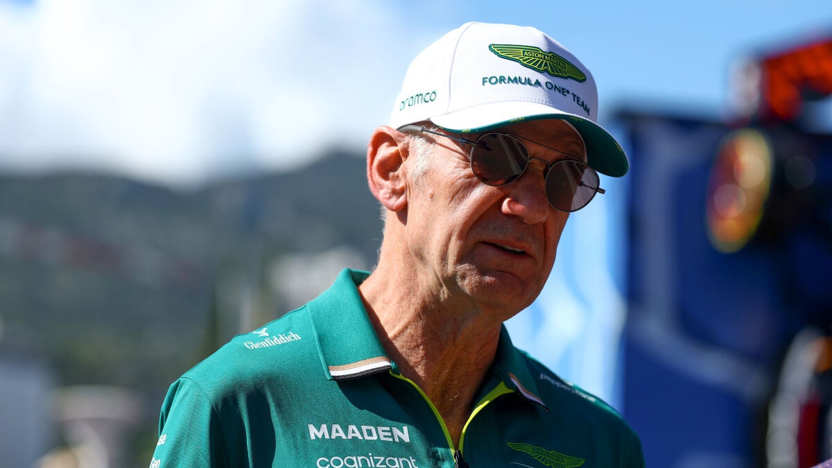 Red Bull se 'burla' de Newey por su diseño el Aston Martin