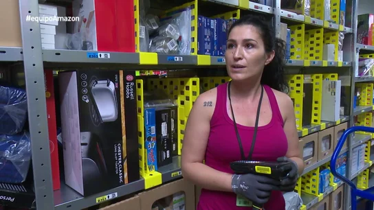 La pistola, clave en la inmediatez de Amazon: así encuentran sus productos en una nave "12 veces la altura del Teide" La pistola, clave en la inmediatez de Amazon: así encuentran sus productos en una nave "12 veces la altura del Teide"