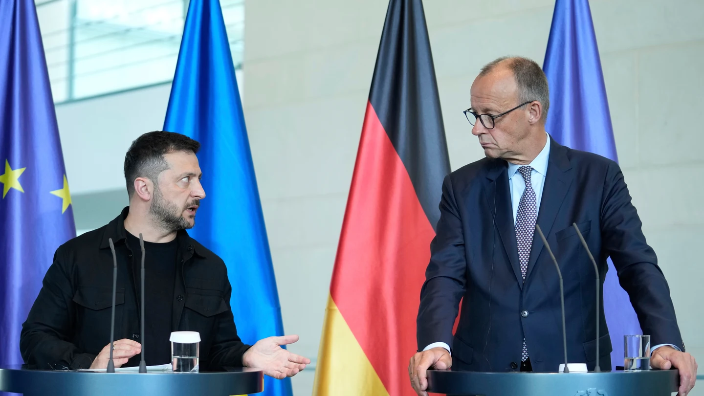 El presidente ucranio, Volodímir Zelenski, y el canciller alemán, Friedrich Merz, durante su comparecencia tras la reunión con Donald Trump este miércoles. El presidente ucranio, Volodímir Zelenski, y el canciller alemán, Friedrich Merz, durante su comparecencia tras la reunión con Donald Trump este miércoles.