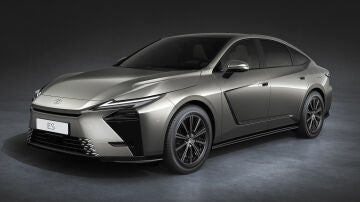 Nuevo Lexus ES; claramente, su diseño es rompedor para Lexus