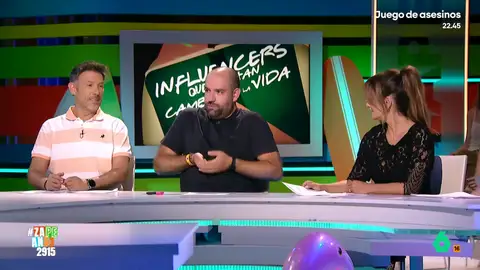 Daniel Fez comparte un vídeo que desvela un íntimo secreto de los hombres: "Escuchamos pero no juzgamos" El colaborador sigue mostrando contenido que le ha cambiado la vida. En este caso, el vídeo tiene a una chica como protagonista que pregunta por algo que, supuestamente, hacen los chicos en la ducha.