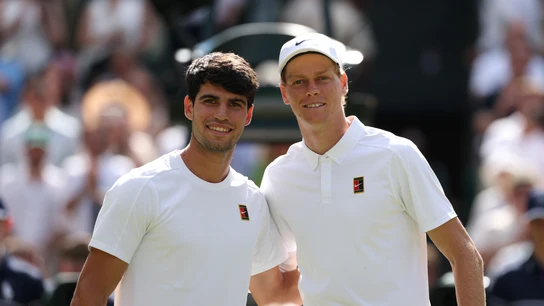 Carlos Alcaraz y Jannik Sinner en Wimbledon Carlos Alcaraz y Jannik Sinner en Wimbledon