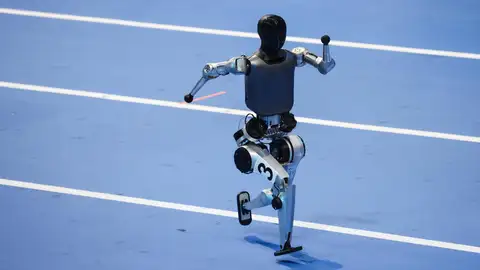 Robot corriendo Robot corriendo