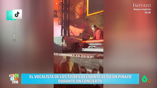 El vocalista de los Tigres del Norte se cae durante un concierto: "Conocía el salto del tigre pero no la caída" El cantante del conocido grupo mexicano se tropieza, en pleno concierto, con algo del escenario lo que provoca que se caiga. Además, la caída también hace que su sombrero salga despedido.