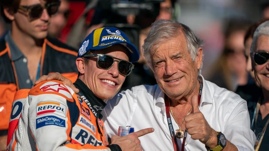 Marc Márquez y Giacomo Agostini Marc Márquez y Giacomo Agostini
