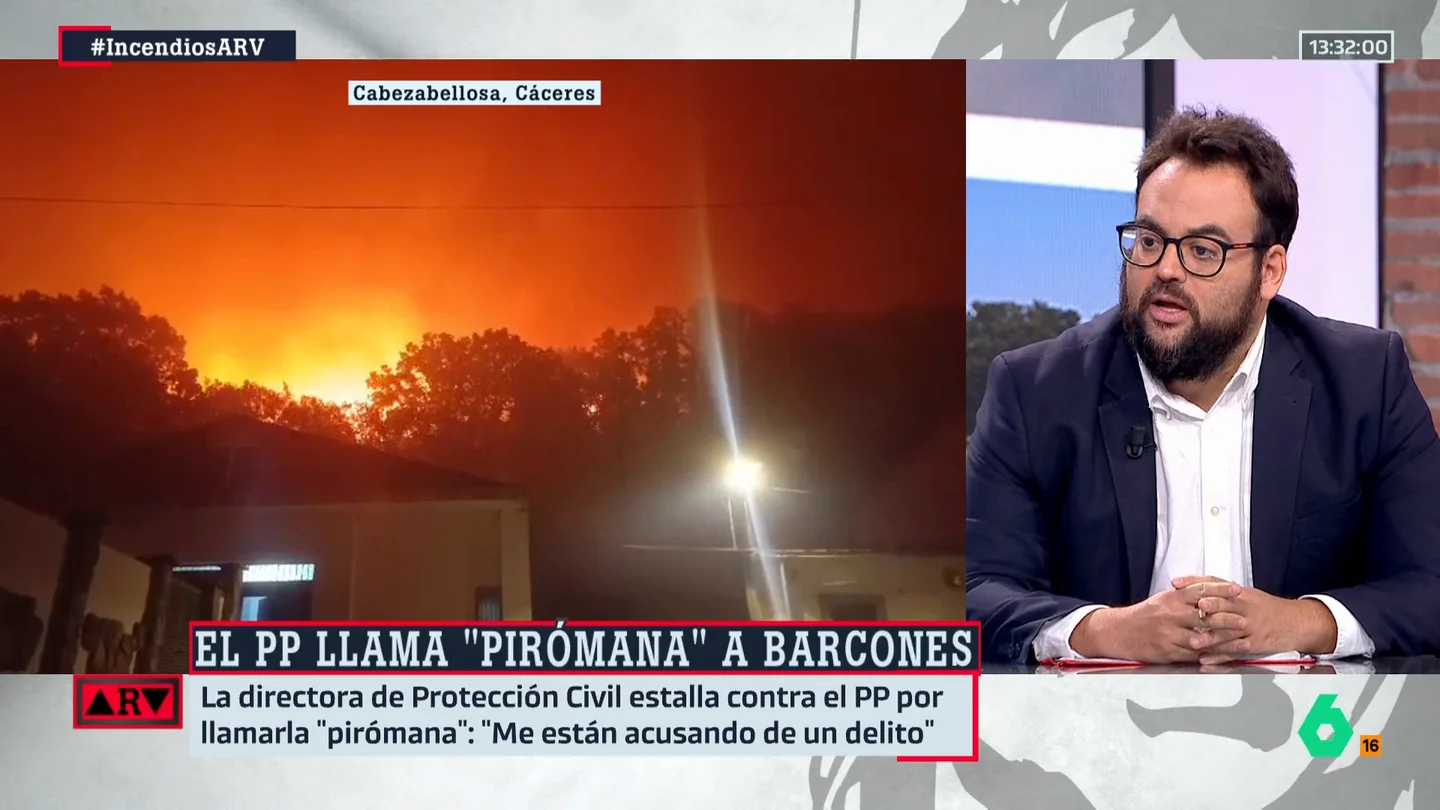 Monrosi, sobre Vox: "Deben estar felices porque otros hacen su trabajo mientras ellos están de vacaciones" Monrosi, sobre Vox: "Deben estar felices porque otros hacen su trabajo mientras ellos están de vacaciones"