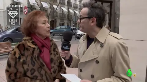 Una mujer de barrio rico, sobre los 5.000 euros de pensión de EEUU de su marido: "No sé qué haría si fueran 700 euros" Una mujer de barrio rico, sobre los 5.000 euros de pensión de EEUU de su marido: "No sé qué haría si fueran 700 euros"