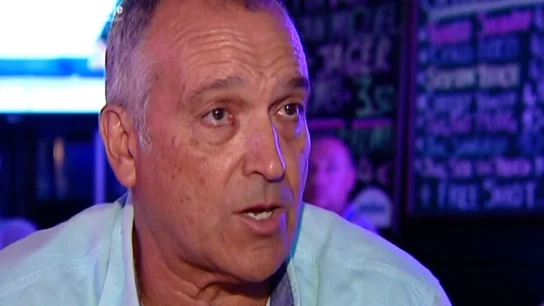 Un empresario español, sobre el "turismo etílico" de Magaluf: "El negocio consiste en emborracharlos rápidamente" Un empresario español, sobre el "turismo etílico" de Magaluf: "El negocio consiste en emborracharlos rápidamente"