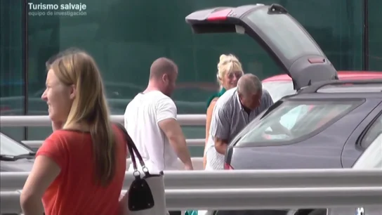 "Son extranjeros que cobran su jubilación en otros países y se sacan un sobresueldo aquí": así son los taxistas ilegales de Alicante "Son extranjeros que cobran su jubilación en otros países y se sacan un sobresueldo aquí": así son los taxistas ilegales de Alicante