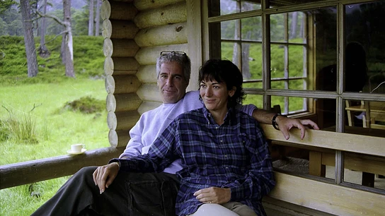 Ghislaine Maxwell y Jeffrey Epstein. Ghislaine Maxwell y Jeffrey Epstein.