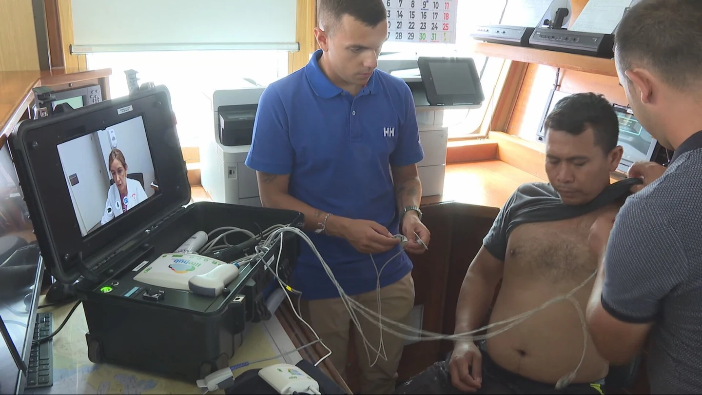 Así funciona el hospital portátil que cuida de los marineros: "Conseguimos que la tripulación esté mucho más sana" Así funciona el hospital portátil que cuida de los marineros: "Conseguimos que la tripulación esté mucho más sana"