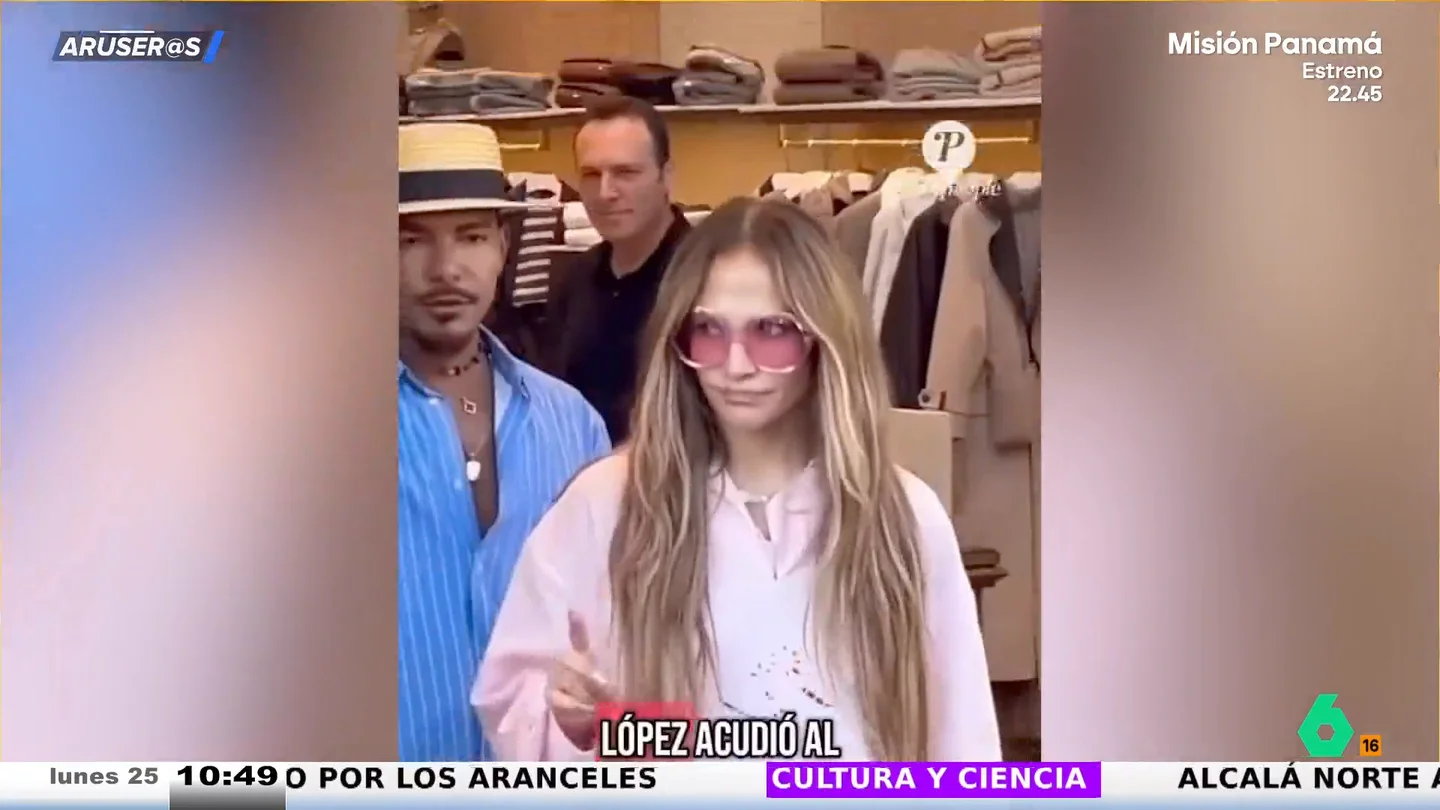 El vídeo del momento en el que le niegan la entrada a Jennifer Lopez en una tienda de Chanel de Estambul El vídeo del momento en el que le niegan la entrada a Jennifer Lopez en una tienda de Chanel de Estambul