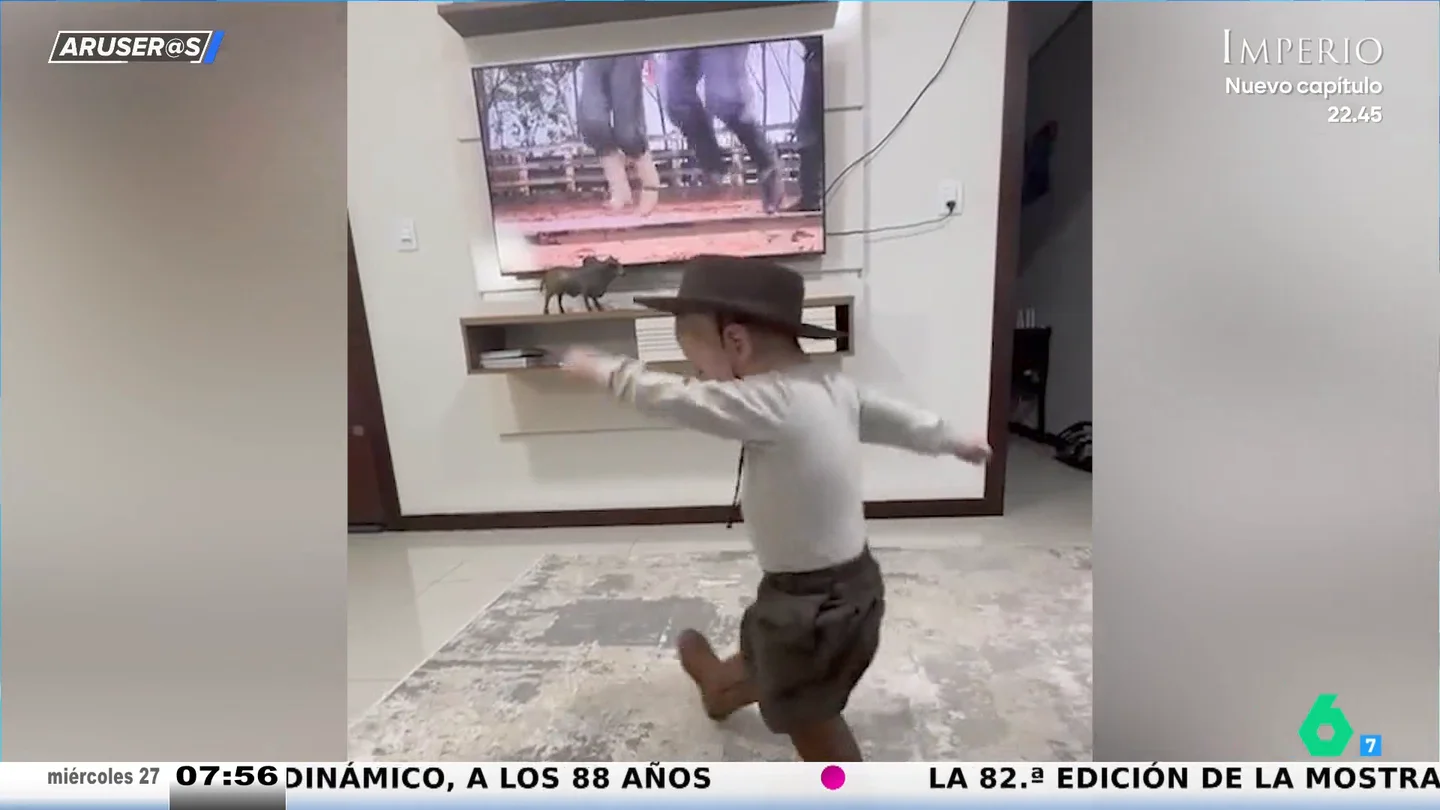 El divertido vídeo viral de José Felipe, el niño que baila como si fuera un auténtico cowboy El divertido vídeo viral de José Felipe, el niño que baila como si fuera un auténtico cowboy