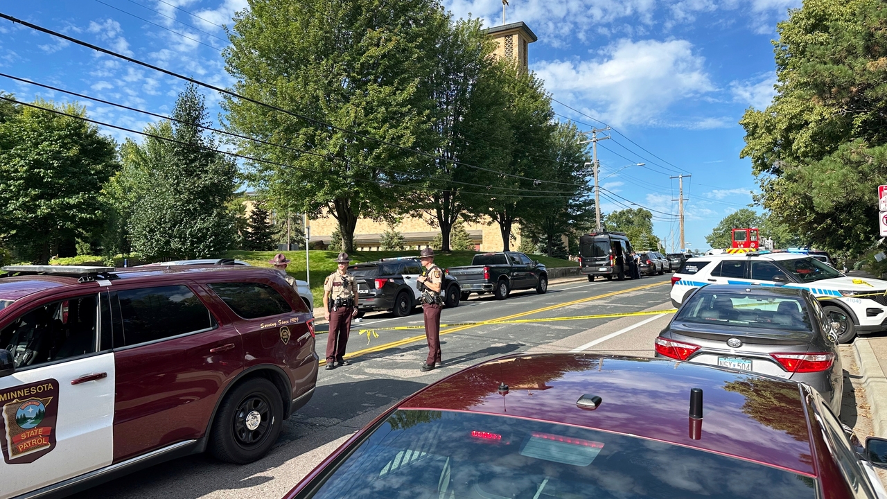 Al menos dos muertos y 20 heridos en un tiroteo en un colegio de Minneapolis