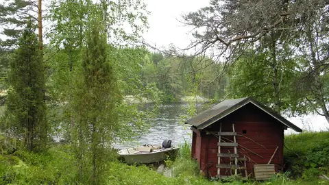 Sauna finlandesa en el lago Saimaa Sauna finlandesa en el lago Saimaa