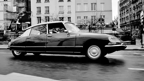 El Citroën DS es casi la viva imagen de la misma marca, la representación más clara de lo que llegó a ser la compañía francesa Citroën DS