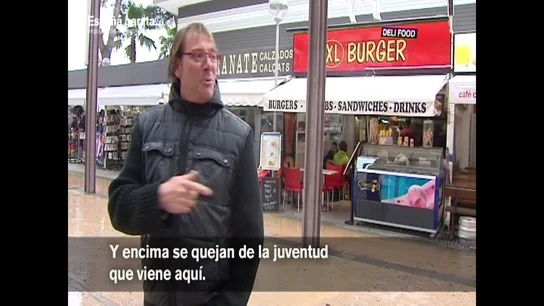 "No se gastan ni un duro y encima se quejan de la juventud": un trabajador del Salou Fest, contra el turismo del Imserso "No se gastan ni un duro y encima se quejan de la juventud": un trabajador del Salou Fest, contra el turismo del Imserso