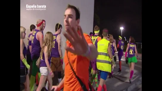 Así plantó cara una reportera de Equipo de Investigación al Salou Fest por impedirle grabar los estragos del turismo de borrachera Así plantó cara una reportera de Equipo de Investigación al Salou Fest por impedirle grabar los estragos del turismo de borrachera