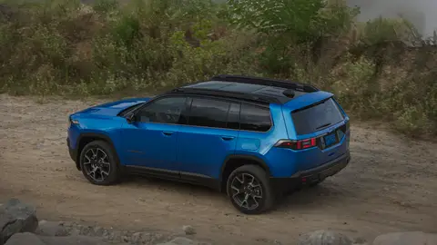 Fuerte, musculoso, pero sin perder refinamiento; el nuevo Jeep Cherokee promete sensaciones fuertes Jeep Cherokee 2026