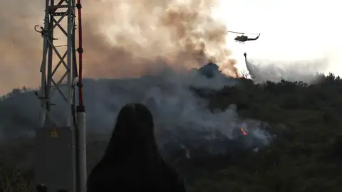 El incendio de Fasgar (León), otra vez "fuera de capacidad de extinción" por el viento El incendio de Fasgar (León), otra vez "fuera de capacidad de extinción" por el viento