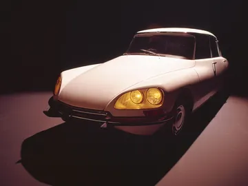 El Citroën DS rompió todos los moldes en su época e incluso hoy, sigue siendo un automóvil espectacular El Citroën DS rompió todos los moldes en su época e incluso hoy, sigue siendo un automóvil espectacular