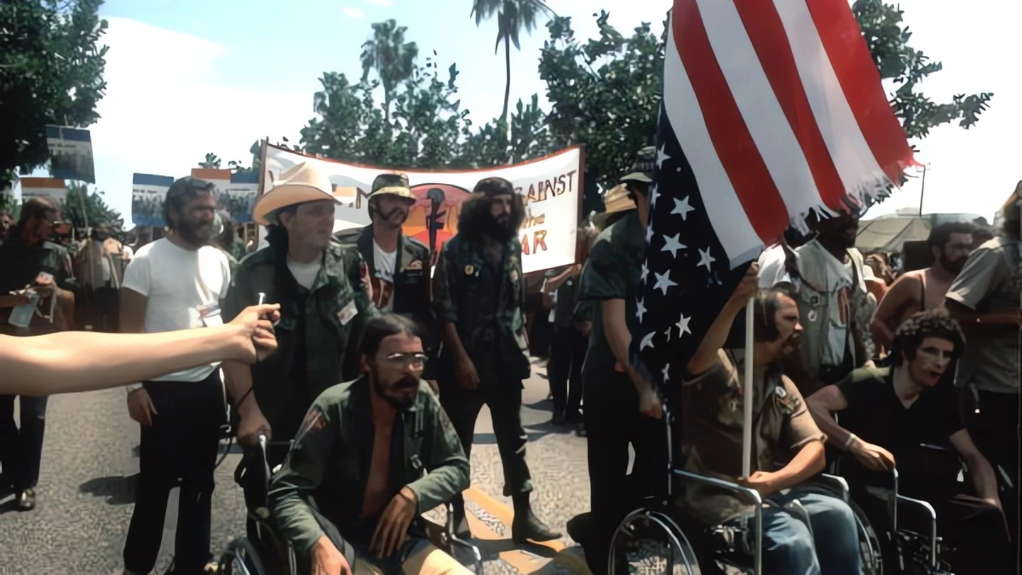 Ron Kovic durante las protestas contra Vietnam en la Convención Nacional Republicana en 1972. Ron Kovic durante las protestas contra Vietnam en la Convención Nacional Republicana en 1972.