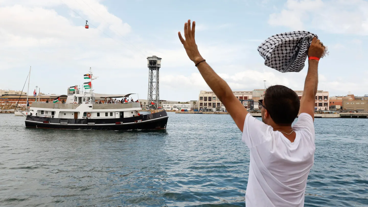 Zarpa la flotilla. Zarpa la flotilla.