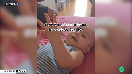 El divertido vídeo viral del bebé que canta por Camarón cuando su tío toca la guitarra: "Olé, olé" El divertido vídeo viral del bebé que canta por Camarón cuando su tío toca la guitarra: "Olé, olé"