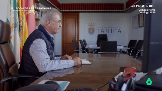 El alcalde de Tarifa alerta sobre el descontrol en el turismo de caravanas: "Hay gente que piensa que puede aparcar donde quiera" El alcalde de Tarifa alerta sobre el descontrol en el turismo de caravanas: "Hay gente que piensa que puede aparcar donde quiera"
