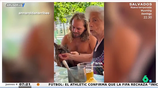 El divertido vídeo viral de Juana, la abuela que permite que sus nietos se lleven todo lo que quieran de casa... menos a su perro El divertido vídeo viral de Juana, la abuela que permite que sus nietos se lleven todo lo que quieran de casa... menos a su perro