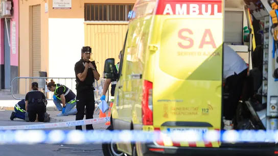 Policías en el lugar del tiroteo mortal en Xirivella, Valencia Policías en el lugar del tiroteo mortal en Xirivella, Valencia