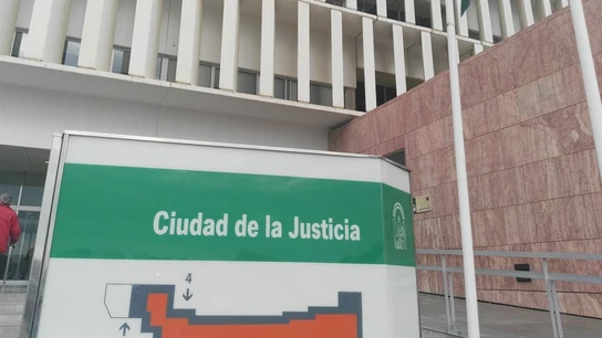 Fachada de la Ciudad de la Justicia de Málaga Fachada de la Ciudad de la Justicia de Málaga