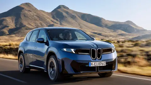 El nuevo BMW iX3 representa un cambio realmente importante en la firma alemana, tanto a nivel estético como tecnológico BMW iX3