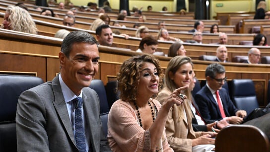 Pedro S&aacute;nchez, Mar&iacute;a Jes&uacute;s Montero, Sara Aagesen y F&eacute;lix Bola&ntilde;os