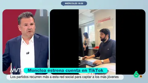 Iñaki López asegura que él está 'al día' en redes sociales: "Estoy en Tuenti y en Second Life" Iñaki López asegura que él está 'al día' en redes sociales: "Estoy en Tuenti y en Second Life"