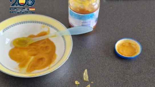 Detenidos un hombre y una mujer por introducir cristales en el tarro de comida de un bebé Detenidos un hombre y una mujer por introducir cristales en el tarro de comida de un bebé