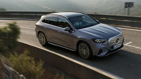 Tecnológicamente innovador, visualmente conservador. Mercedes sigue un camino diferente a BMW para sus nuevos modelos Mercedes GLC eléctrico